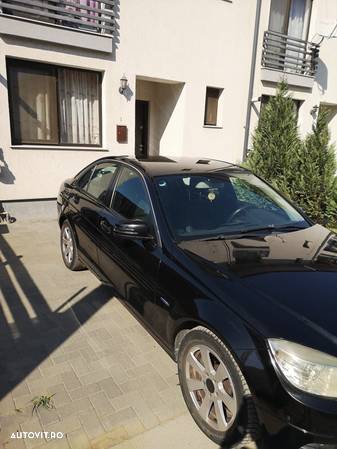 Mercedes-Benz C 180 CDI DPF (BlueEFFICIENCY) - 3