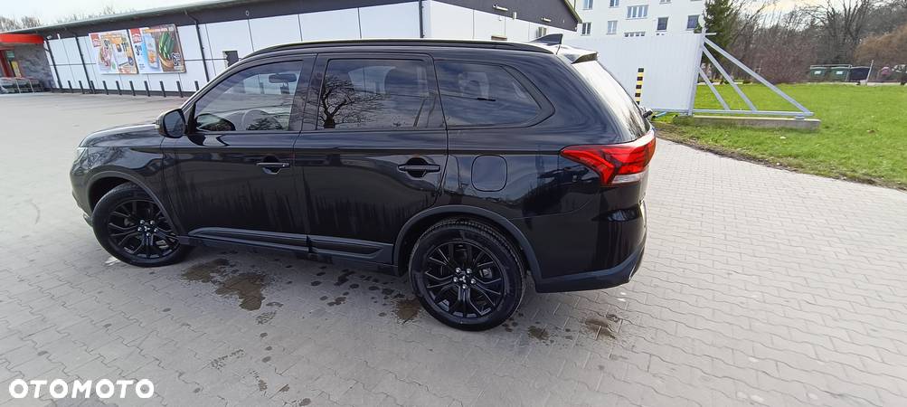 Mitsubishi Outlander 2.4 4WD CVT Intense - 27