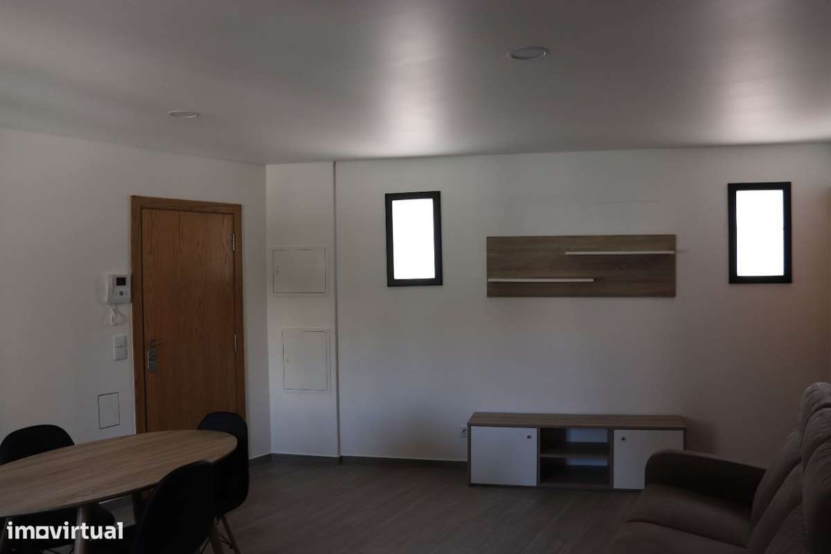 T2 novo equipado e mobilado no centro do Porto - Grande imagem: 5/12