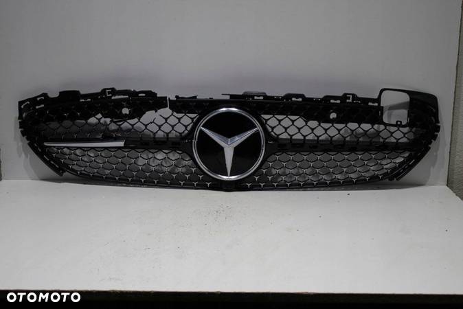 Mercedes C206 W206 AMG Grill Uszkodzony - 1