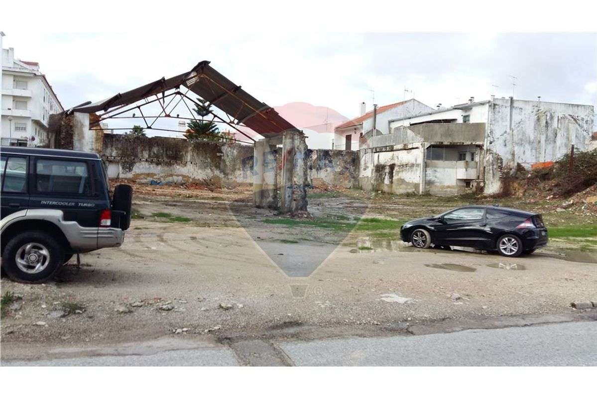 Lote 1585 m2 para construção centro Cartaxo - Grande imagem: 2/6
