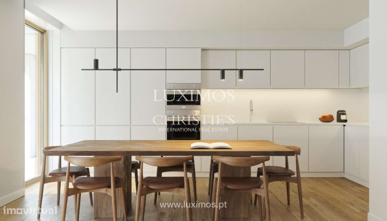 Fernão Magalhães 127: Apartamento T0, à venda, no centro do Porto-8