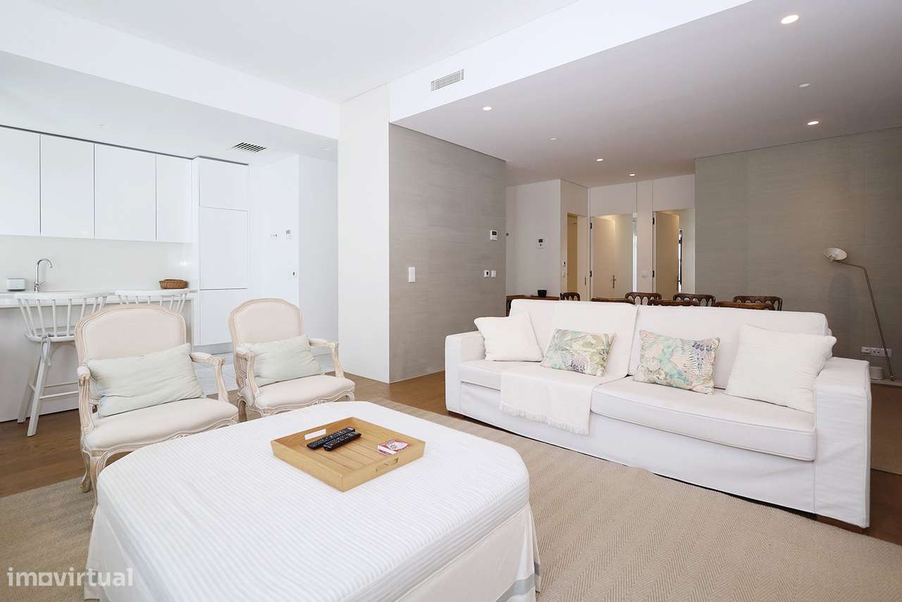 Apartamento T2 - Junto à Av. Liberdade - Totalmente Mobilado - Garagem-16