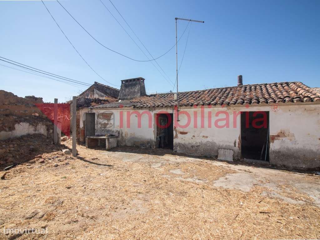 Moradia para Renovar - Grande imagem: 3/16