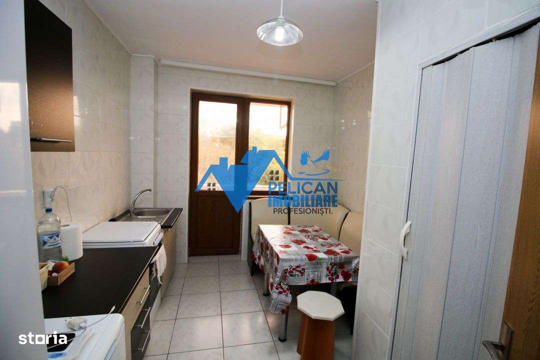 Vest, U-uri, 3 camere, decomandat, renovat-9