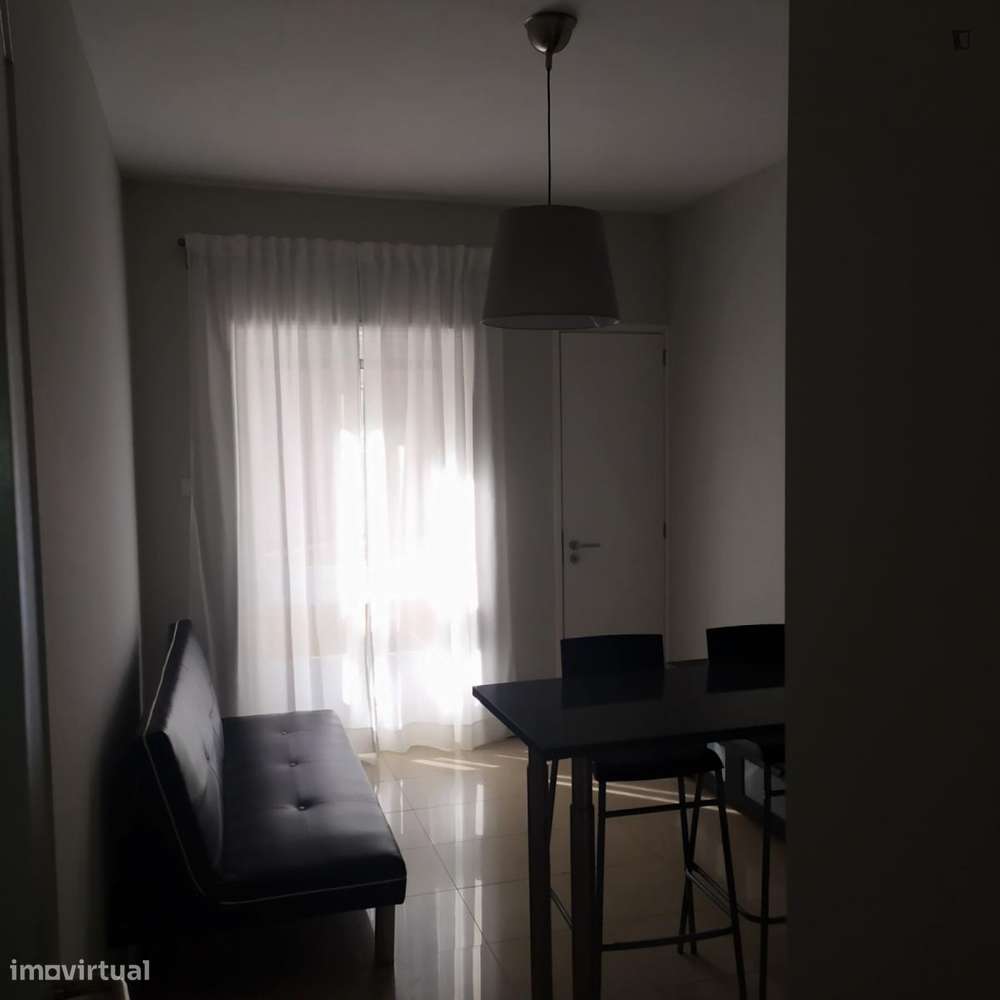 Apartamento com 1 quartos - localizado em Paranhos Porto - Grande imagem: 4/9
