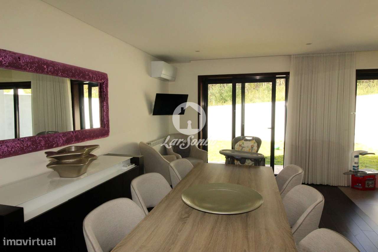 Moradia Geminada T3 de Excelência  Conforto, Espaço e Modernidade - Grande imagem: 5/9