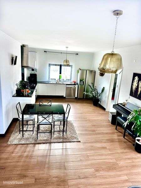 Moradia térrea Isolada, inserida em lote de 1000m2 em Samora Correia - Grande imagem: 4/9