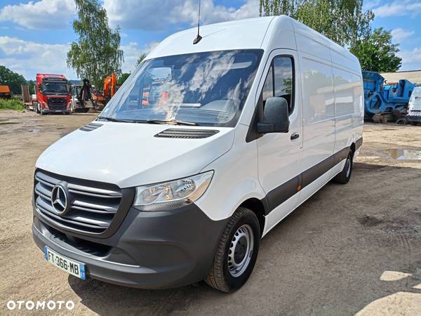 Mercedes-Benz Sprinter - 1