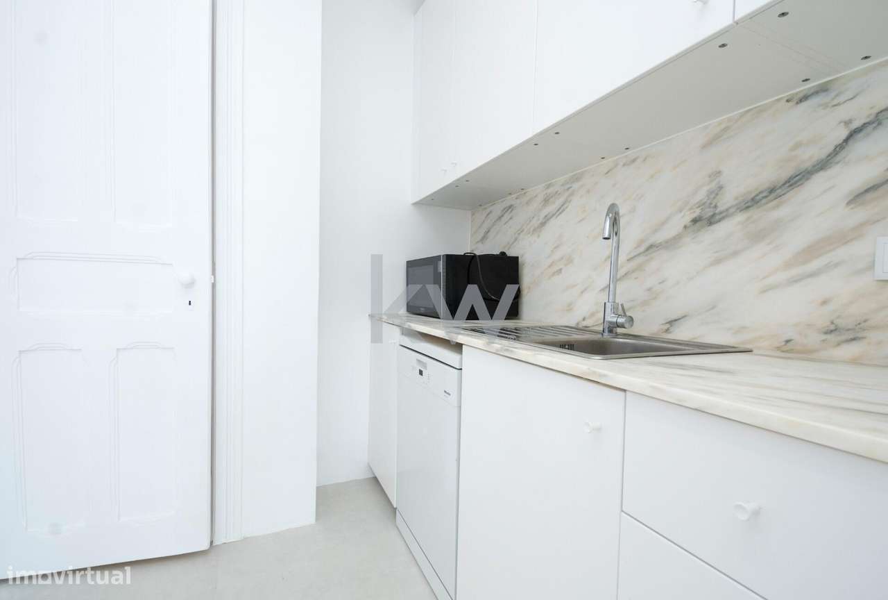 Apartamento totalmente renovado nas Avenidas Novas - Grande imagem: 3/40