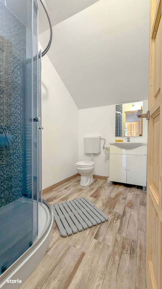 Casă spațioasă cu teren generos de 1200 mp Zonă de case noi-Tărlungeni-16