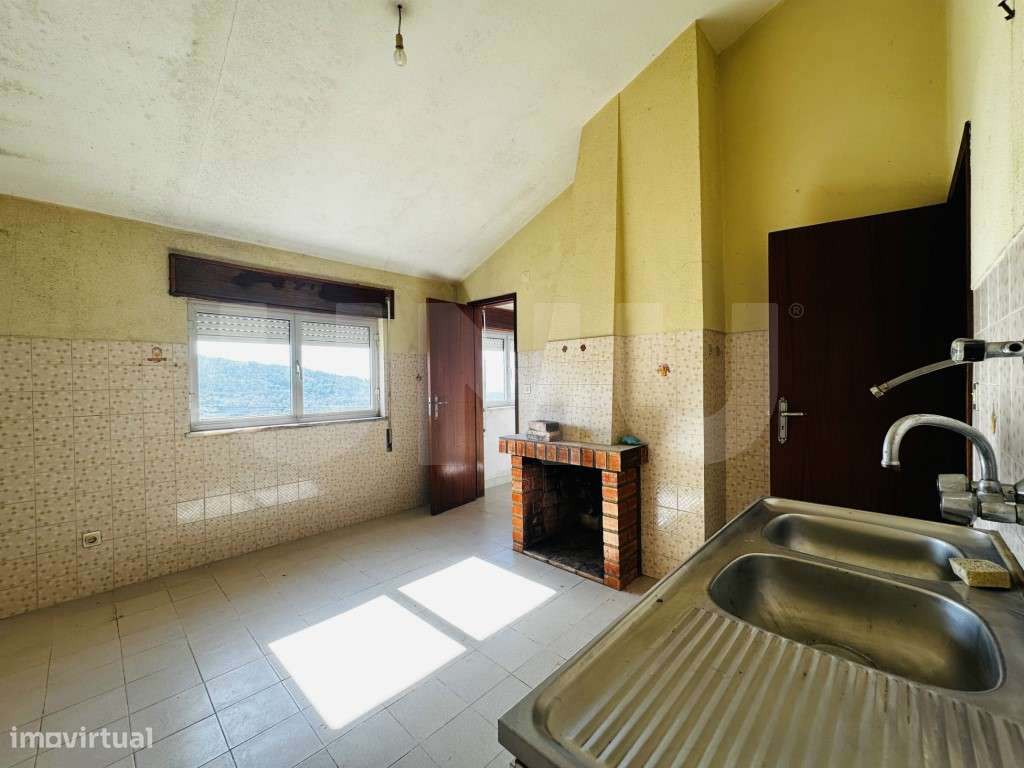 Moradia Espaçosa com Terreno e Potencial de Investimento - Atalaia,...-26