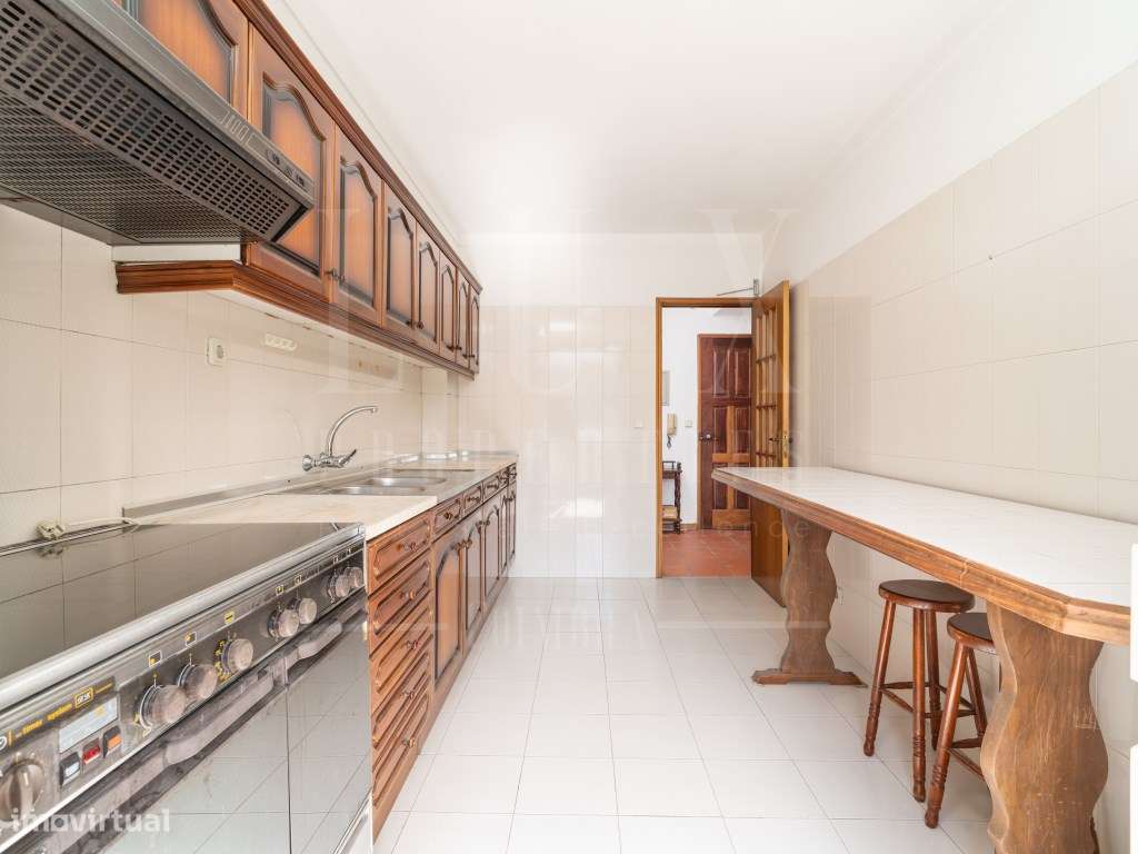 ARRENDAMENTO | Apartamento T2 | Rua Vitorino Nemésio - Grande imagem: 3/19