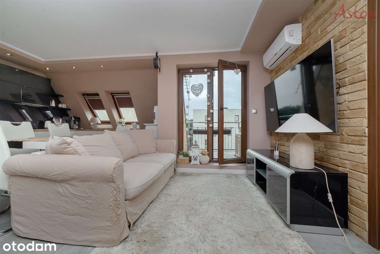 Przytulne mieszkanie / Żwaków. Po podłodze 70 m2.-2