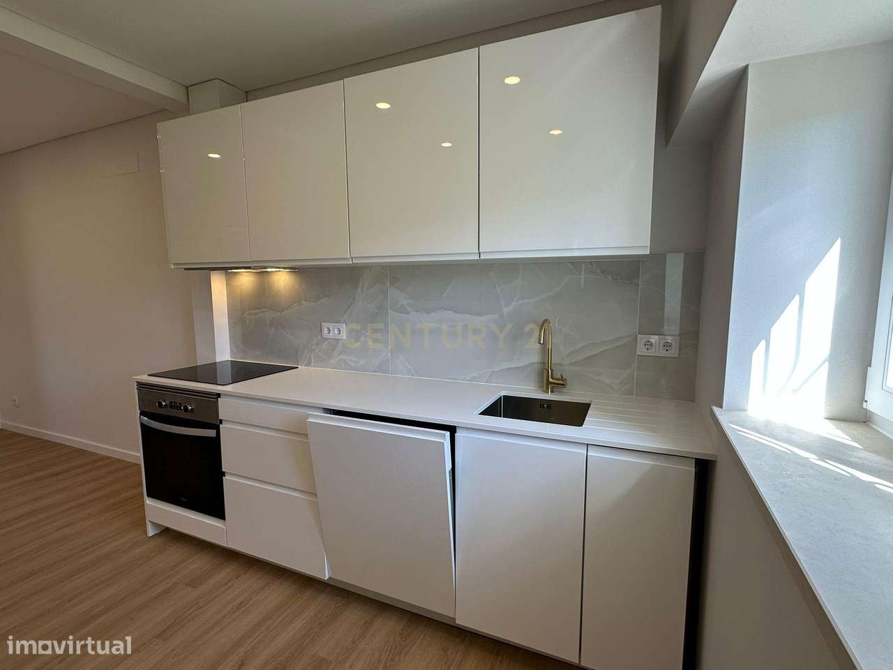 Moradia T1 Renovada em Ferragudo com Excelente Localização - Grande imagem: 5/26