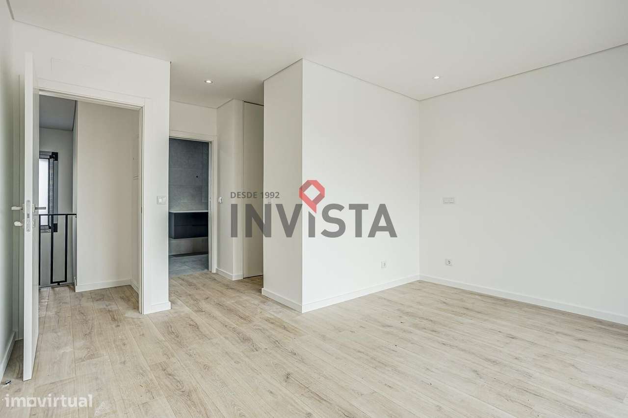 Moradia nova com 3 suites e com arquitectura moderna-19