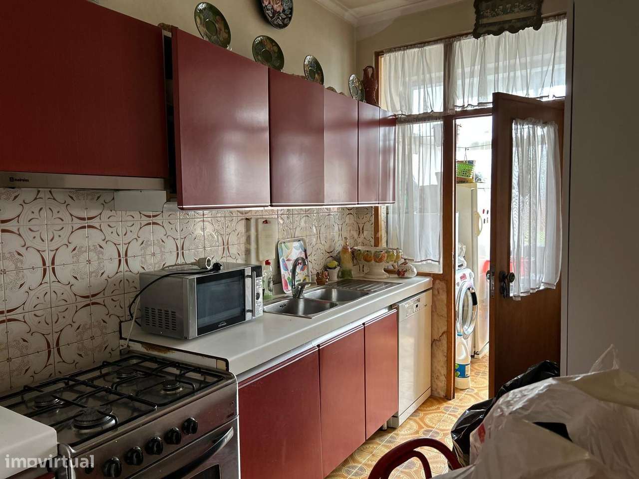 T4 para Remodelação na Estrada de Benfica – Excelente Oportunidade de - Grande imagem: 3/12