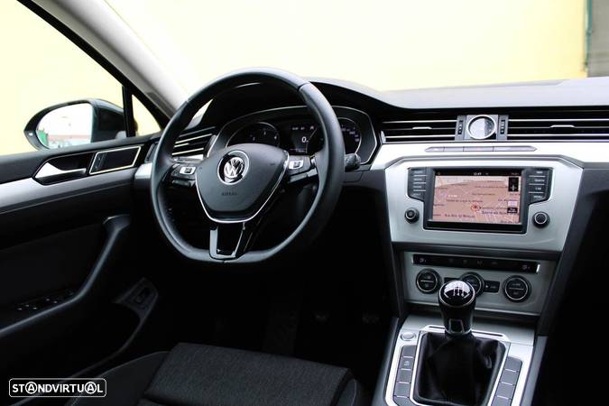 VW Passat Variant 1.6 TDI Confortline - 17