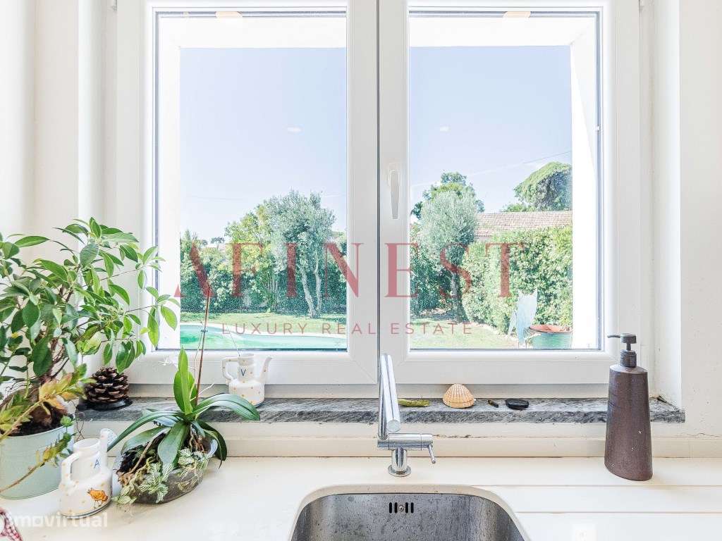 MORADIA T6 EM ALBARRAQUE | LOTE 2.500 m² | JUNTO À QUINTA DA BELOURA - Grande imagem: 4/60