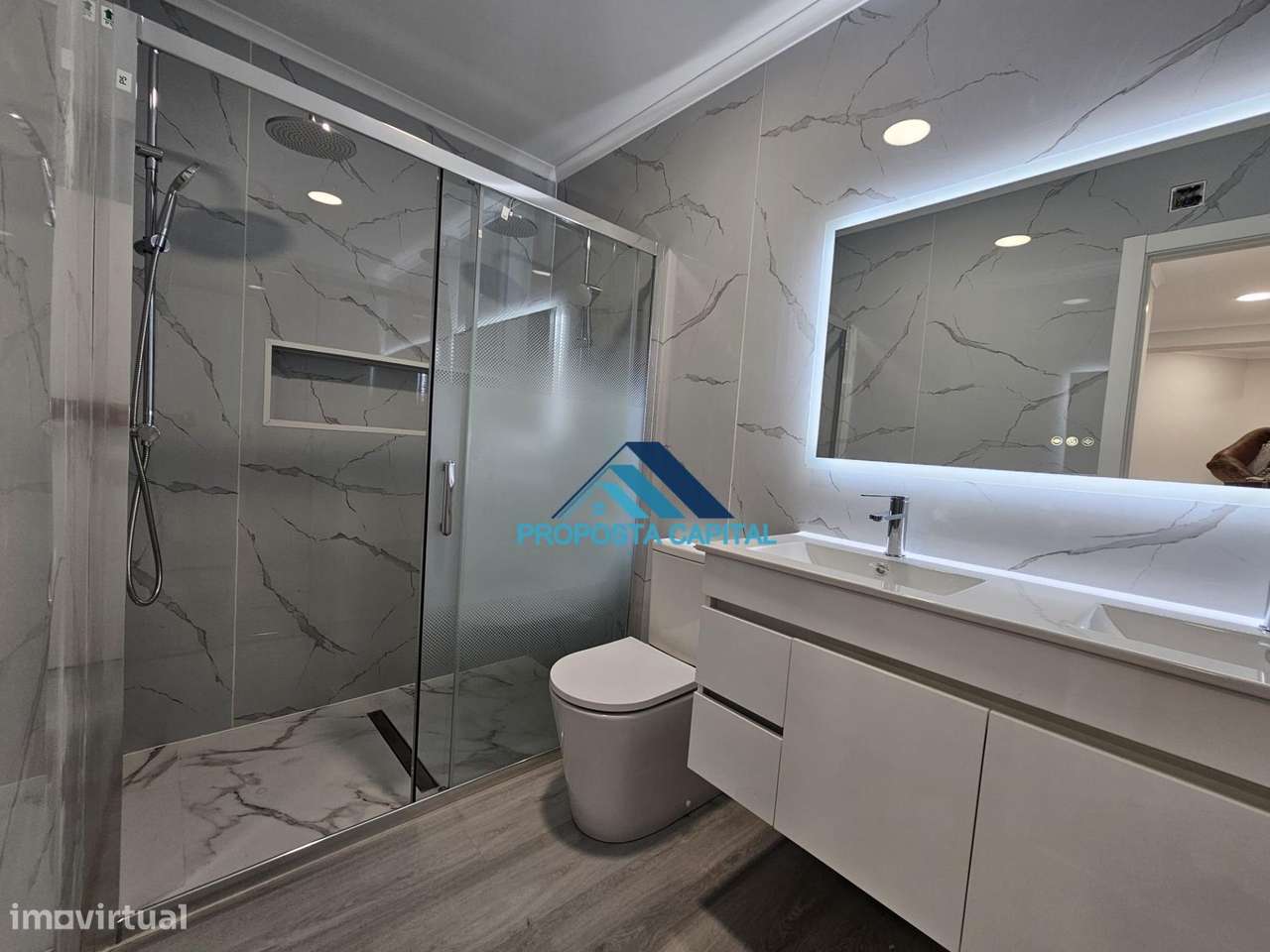 APARTAMENTO T4 REMODELADO CENTRO AMORA-35