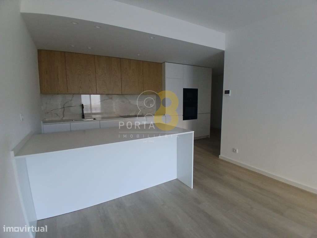 Apartamento T2 com Terraço de 255 m² em Matosinhos-12