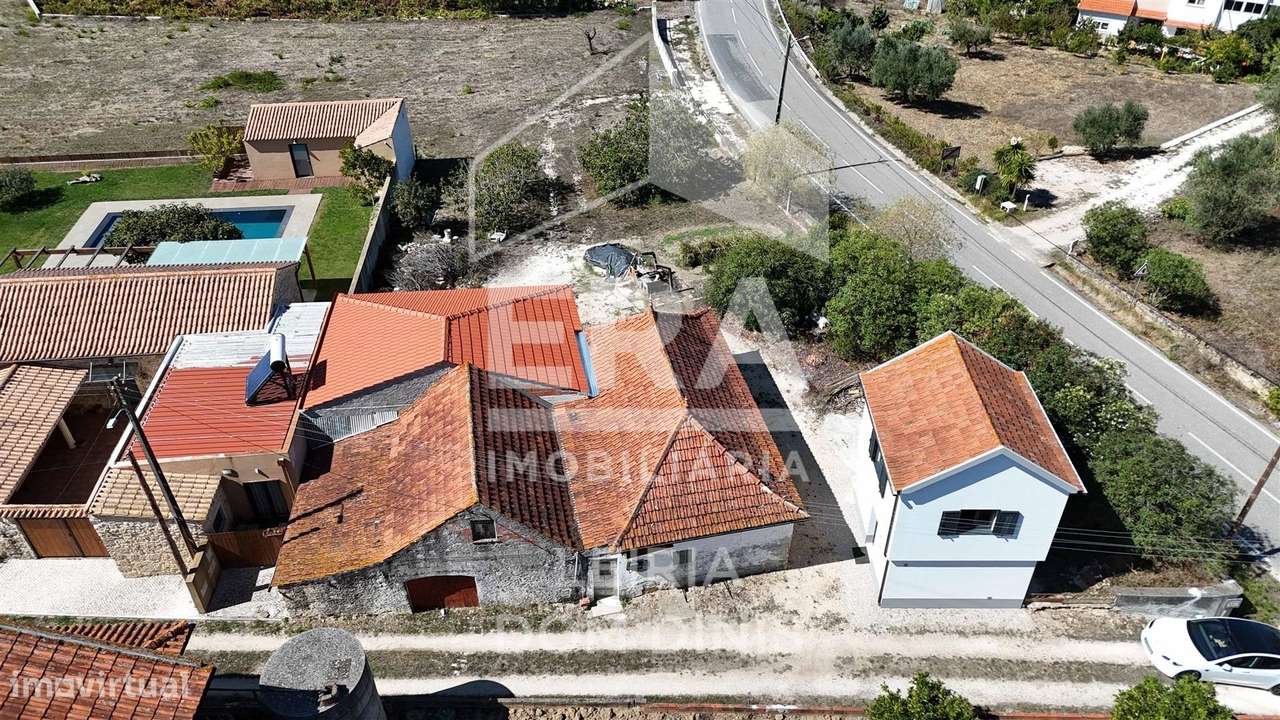 Moradia T3 inserida num terreno com 869m2-13