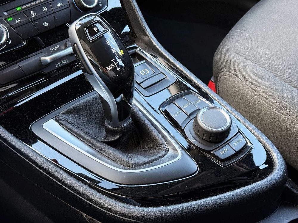 BMW Seria-2 218D 2019 — zdjęcie 7