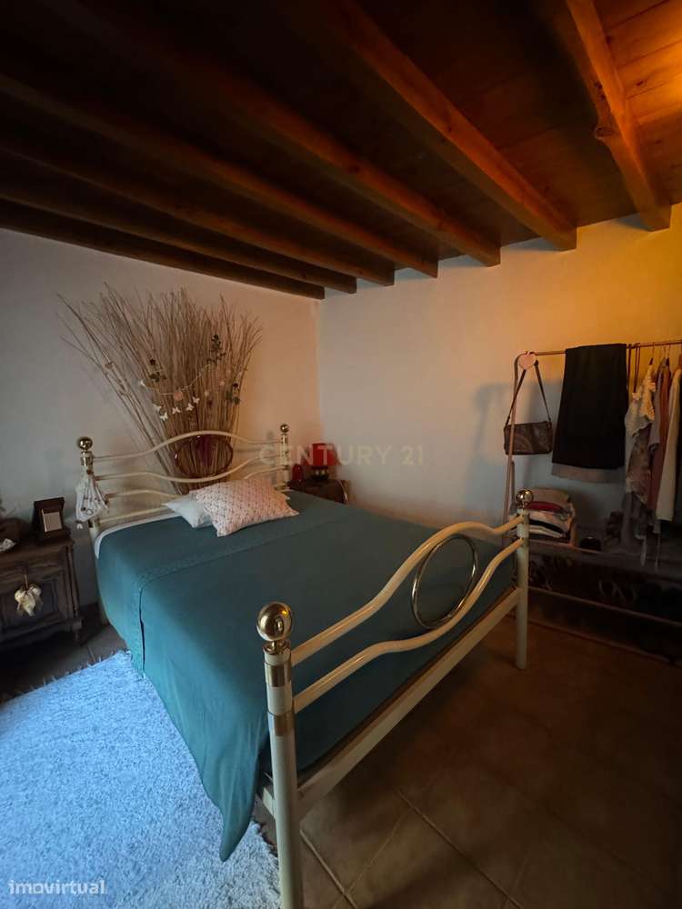 Moradia T6 com quintal e palheiro em Monforte da Beira — Espaço, charm-22