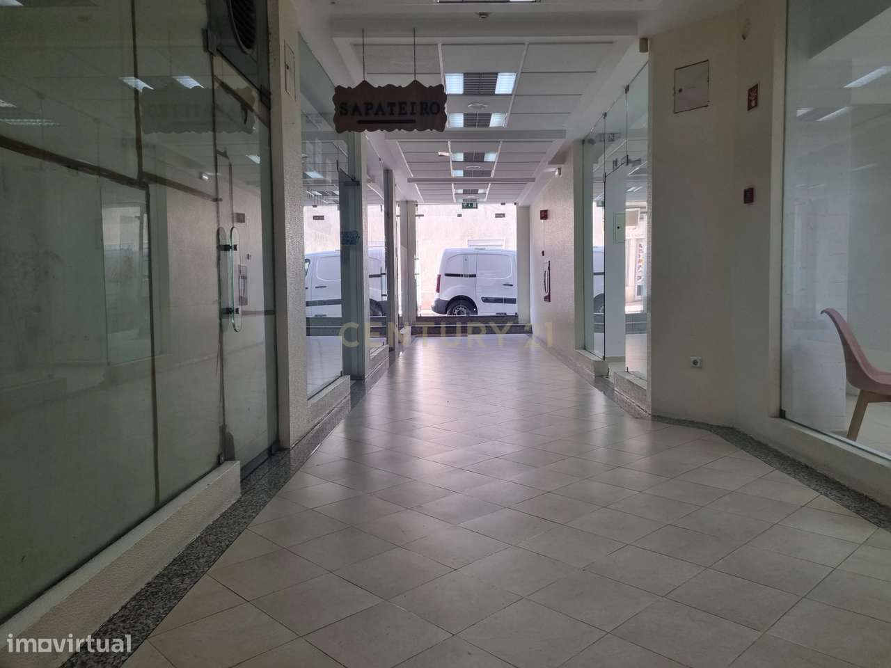 Vende Loja na Cova da Piedade - Grande imagem: 4/24