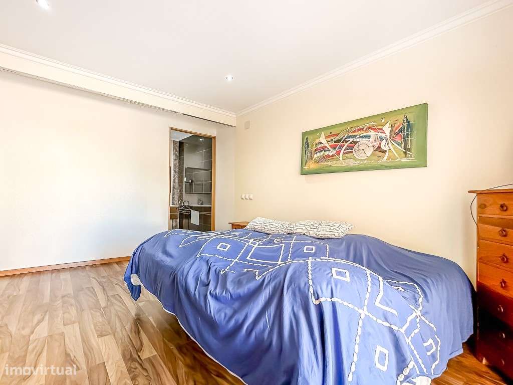 Vende-se moradia T8 junto á Praia da Assenta-14