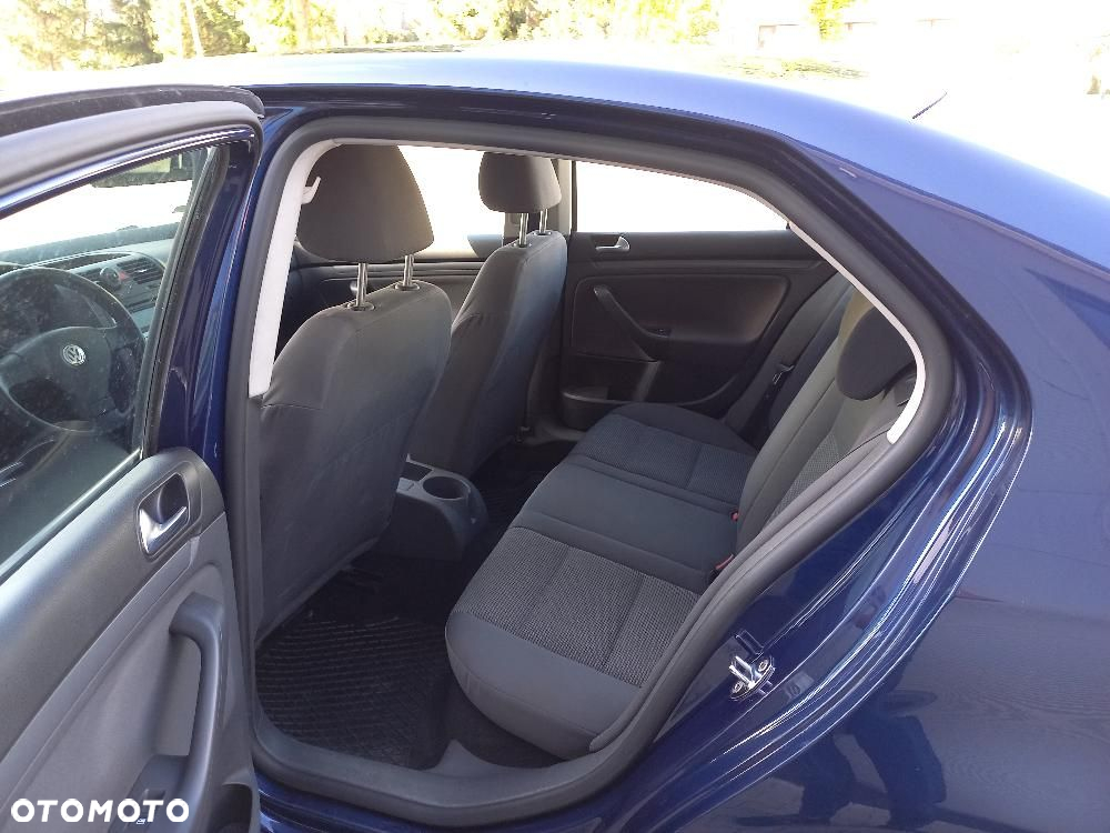 Volkswagen Jetta 1.9 TDI Comfortline - 10