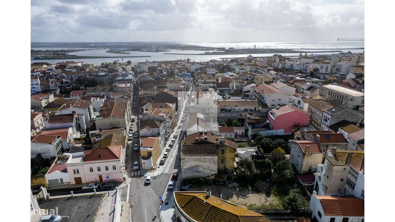 Moradia para Restaurar T10-9