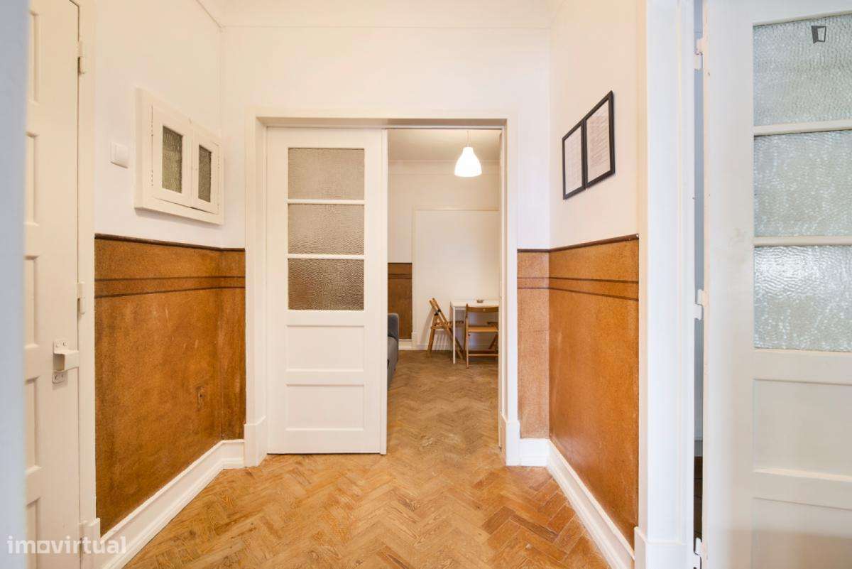 Quarto - localizado em Penha de França Lisbon - Grande imagem: 2/9