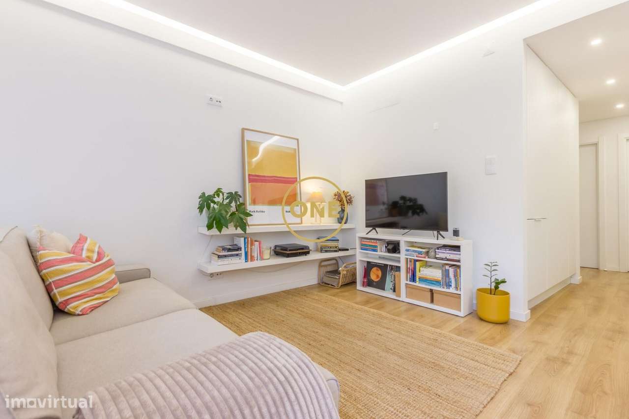 Apartamento T2 totalmente remodelado - Grande imagem: 2/23