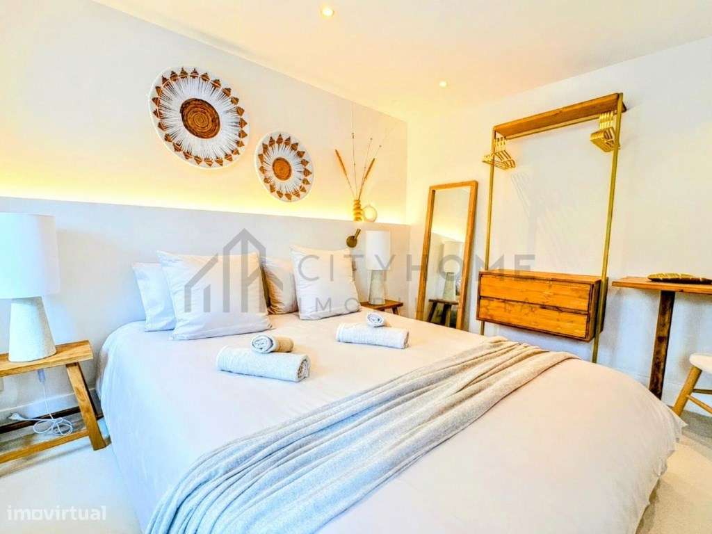 MORADIA DE CHARME COM 4 SUITES INDEPENDENTES E PISCINA-20
