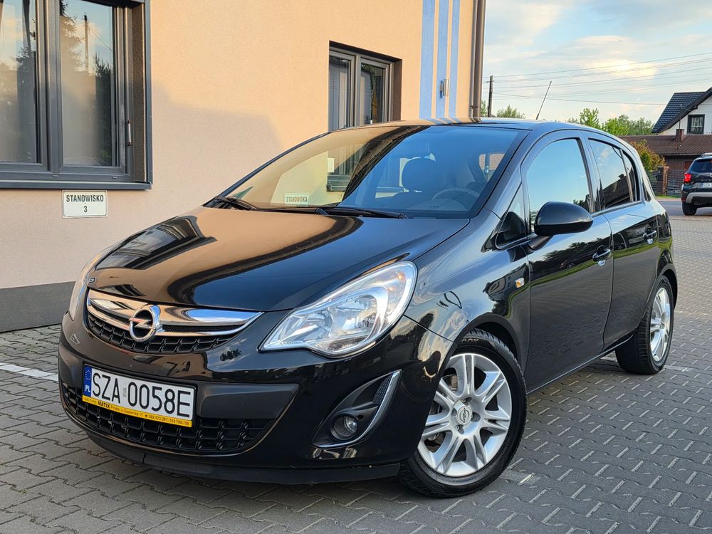 Opel Corsa D 1.2 16V Cosmo 2012