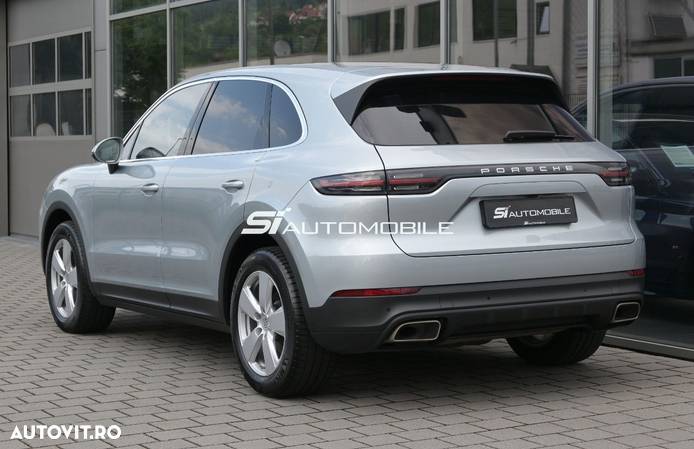 Porsche Cayenne - 4