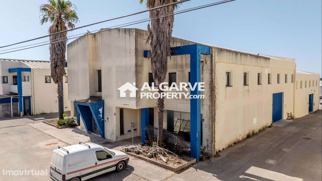 Edifício Comercial Composto por 4 Frações Autónomas e Estacionamento P - Grande imagem: 5/25