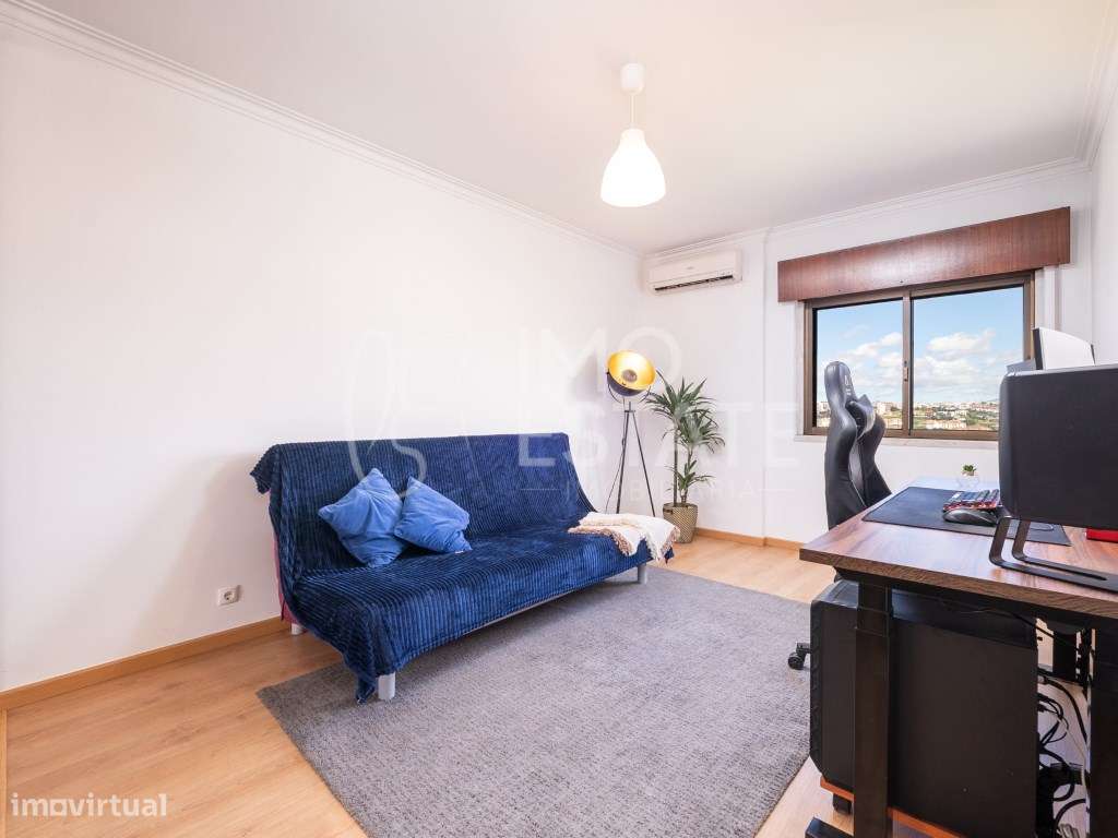 Apartamento T2 Linda-a-Velha-12