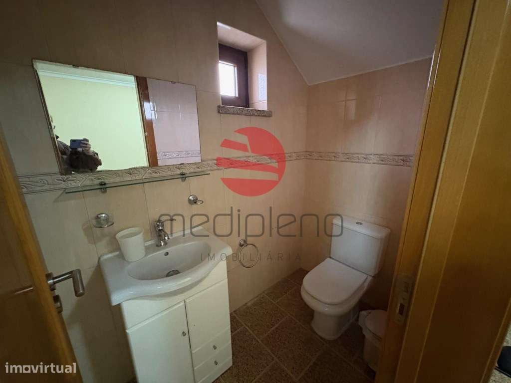 Moradia Bi-Familiar T8 Venda Moimenta da Beira-12