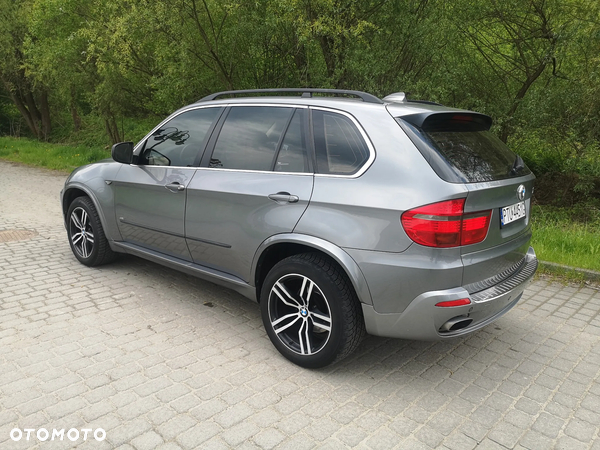 BMW X5 4.8i xDrive - 11