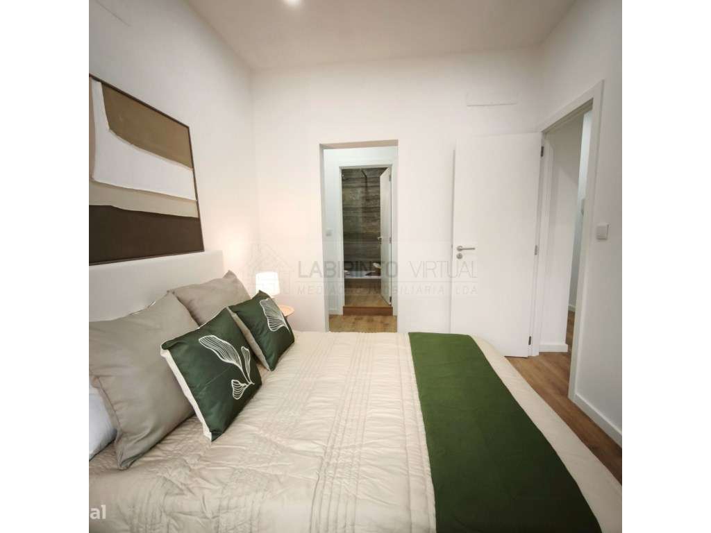 Vende-se excelente T3 com arrecadação, em Benfica - Lisboa-9