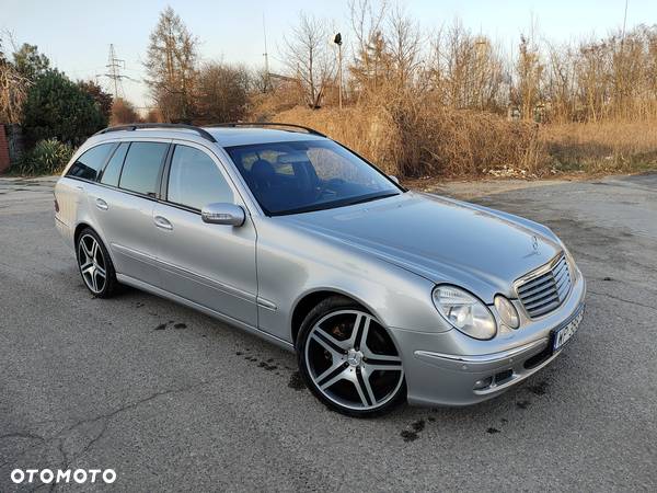 Mercedes-Benz Klasa E 500 4-Matic T Avantgarde - 11