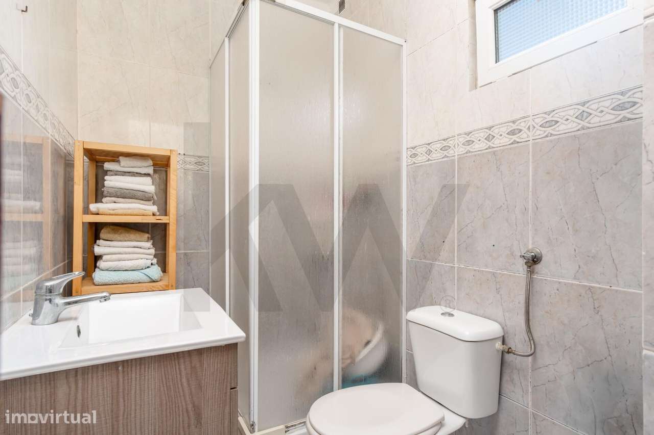 EXCLUSIVO - Moradia bifamiliar T6 com potencial único de rentabilidade-22