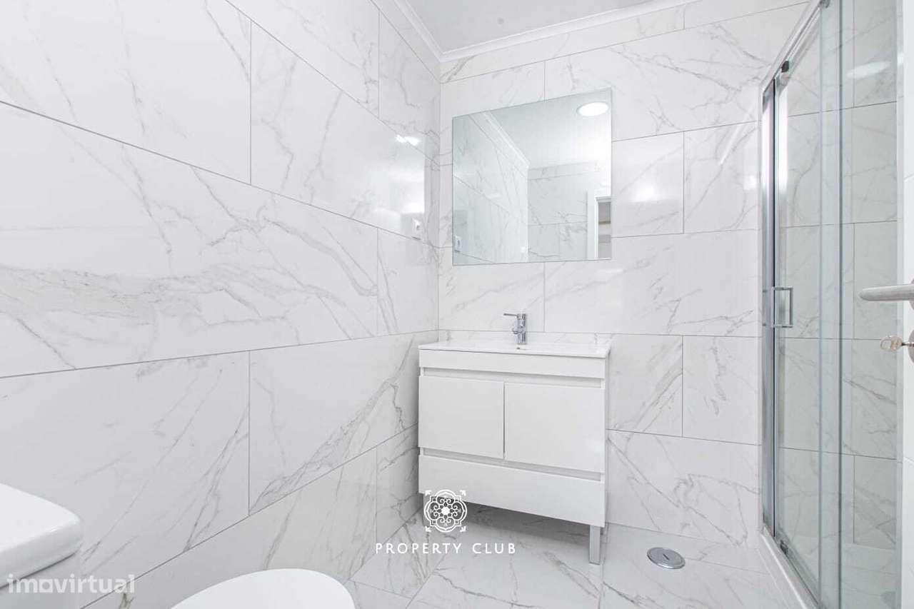 Apartamento T3 em fase de remodelação em Queluz-34