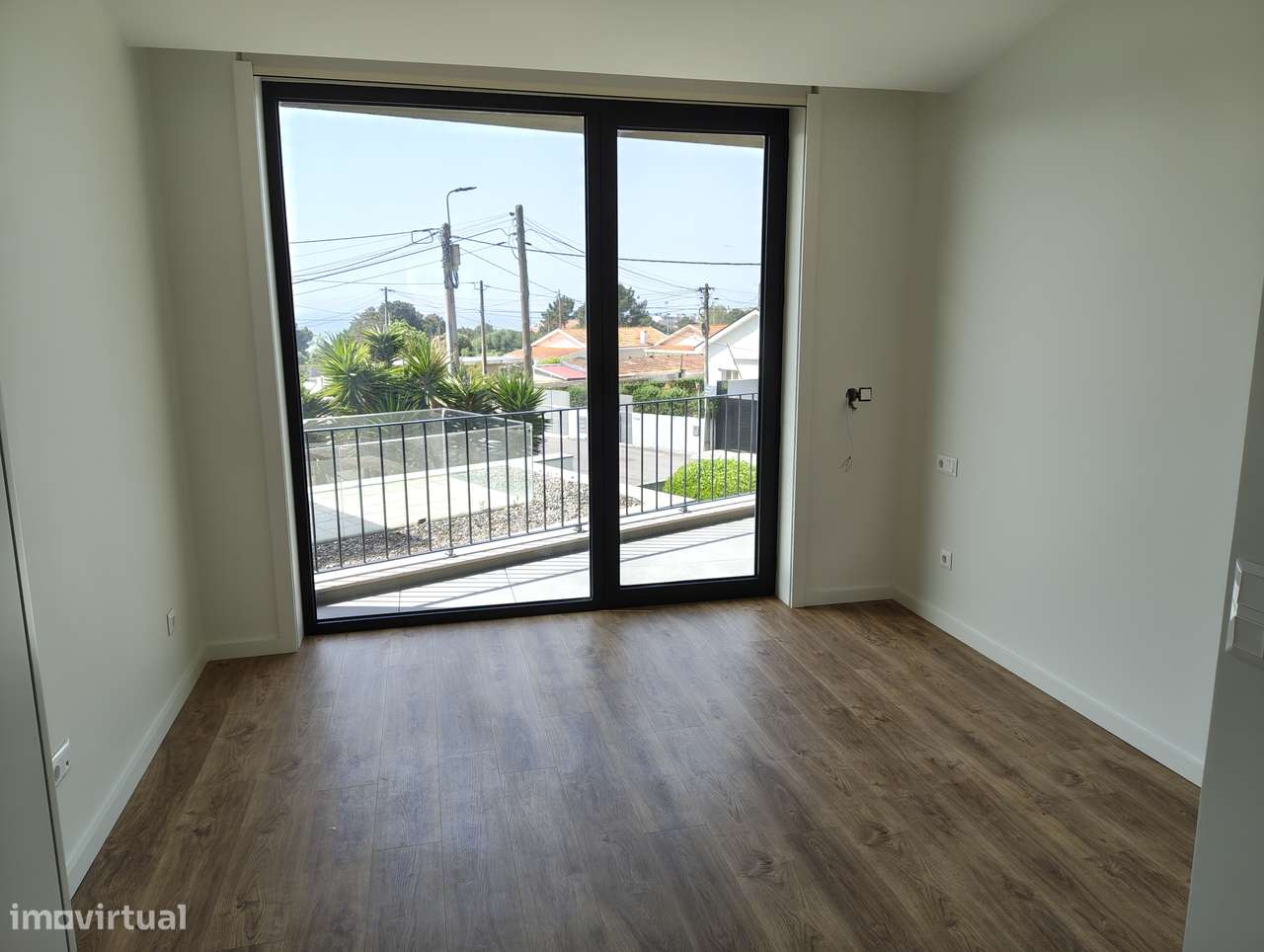 Moradia T4 com piscina e jardim em Canidelo-44