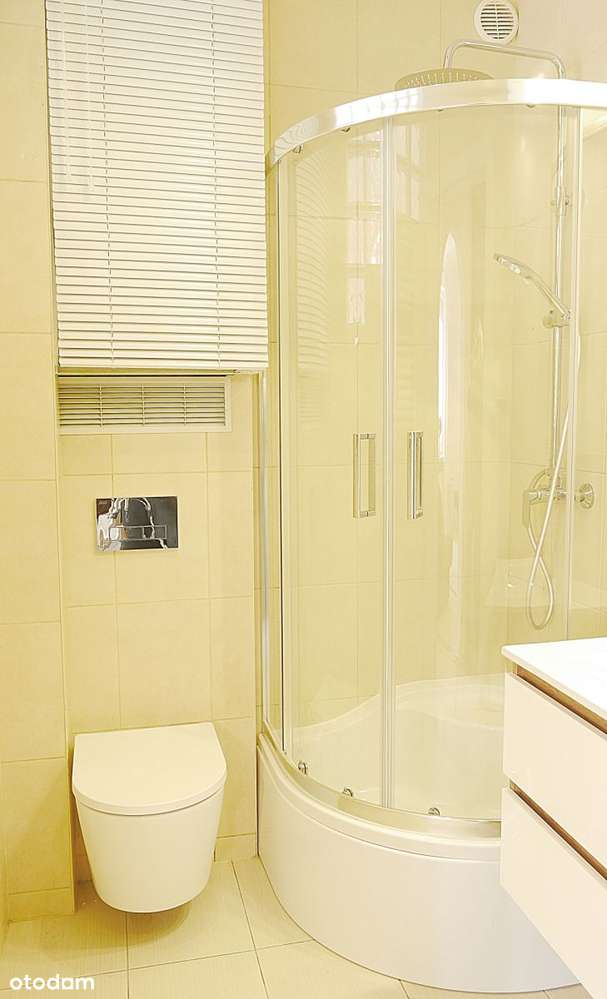 Atrakcyjna przestronna kawalerka-6