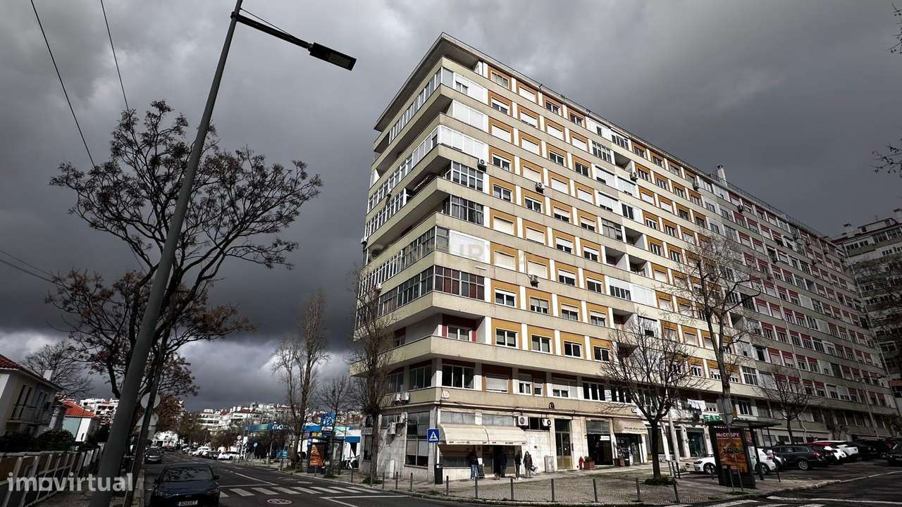 Apartamento T4 à Venda em Benfica – 9.º Andar com Vista Desafogada | E-0