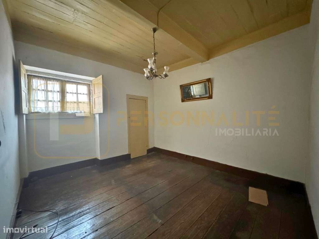 Prédio p/ Restauro no Coração de Guimarães-11