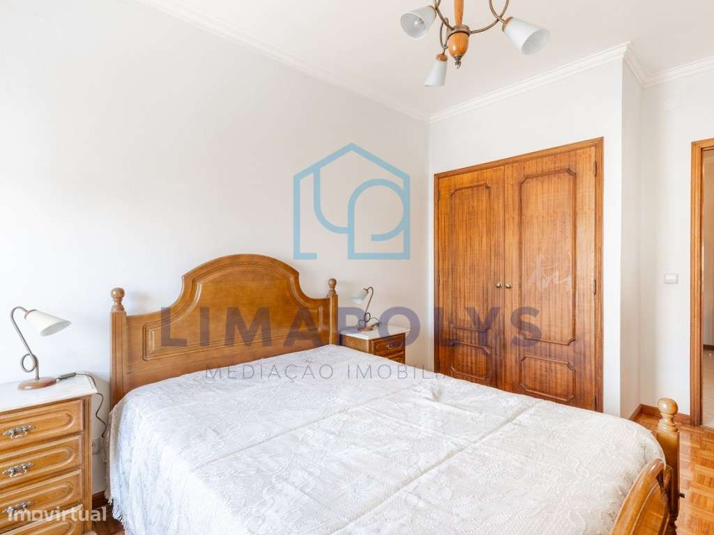 Apartamento T3 com amplas áreas e lugar de garagem-10